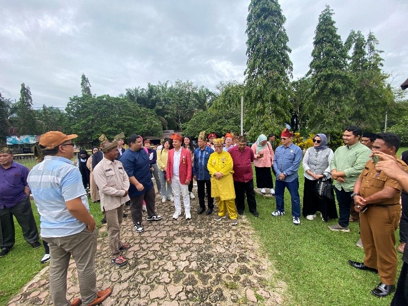 Kunjungan ke Situs Budaya Candi Muara Takus bersama Tamu dari Swedia dan China